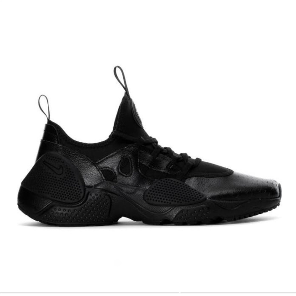 Nike huarache all black sneakers nEW